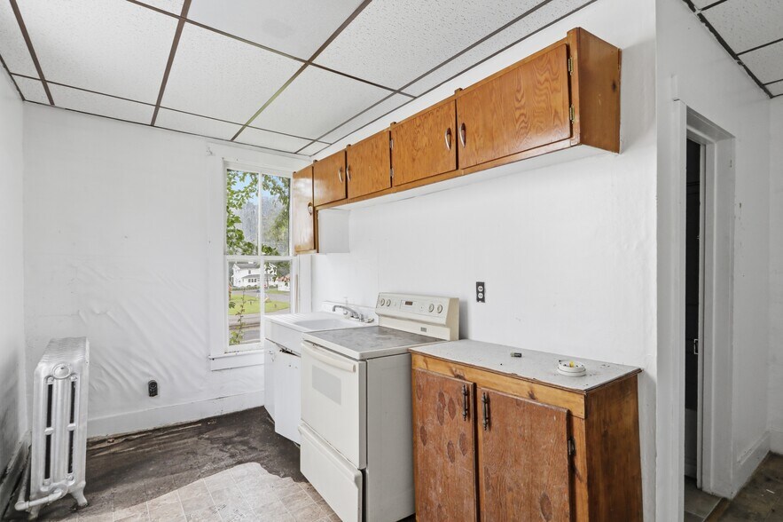 More Photos Of 14811 Broadway Ave, Frostburg Bar For Sale