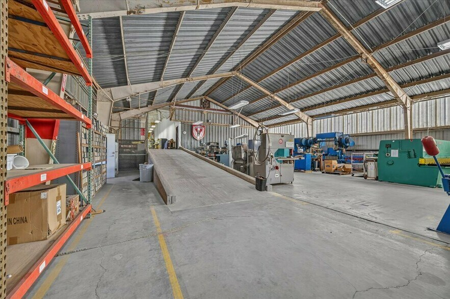 More Photos Of 925 M St, Firebaugh Manufacturing For Sale