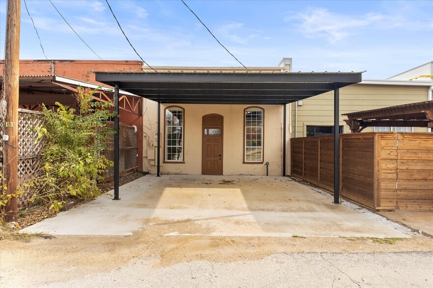 More Photos Of 208 S Bois D Arc St, Forney Storefront Retail Office For Lease