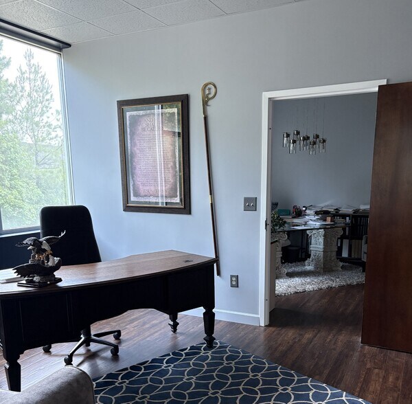 More Photos Of 4900 Thornton Rd, Raleigh Light Distribution For Sale