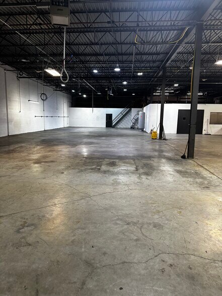 More Photos Of 181-191 Remington Blvd, Ronkonkoma Warehouse For Lease