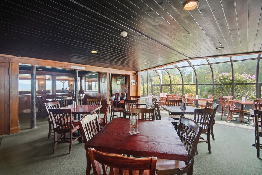 More Photos Of 100 Mountain Rd, Easthampton Restaurant For Sale