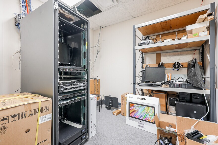 More Photos Of 766 Cliveden Pl, Delta Warehouse For Lease