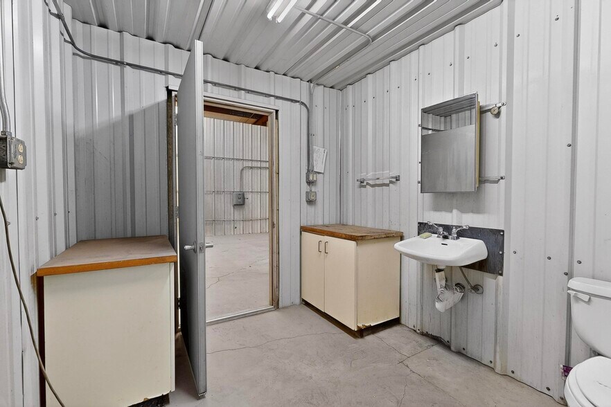 More Photos Of 4415 Anaheim Ave NE, Albuquerque Warehouse For Sale