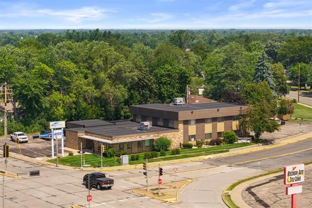 More Photos Of 3273 Church St, Stevens Point Office For Sale