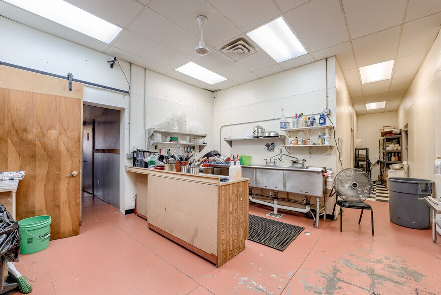 More Photos Of 644 Main St, North Bend Restaurant For Sale