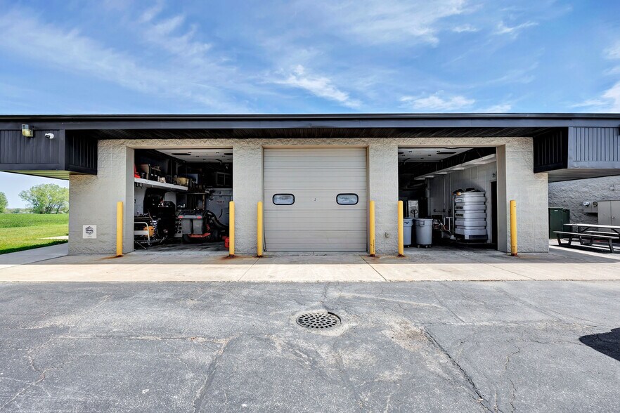 More Photos Of 3177 French Rd, De Pere Freestanding For Sale