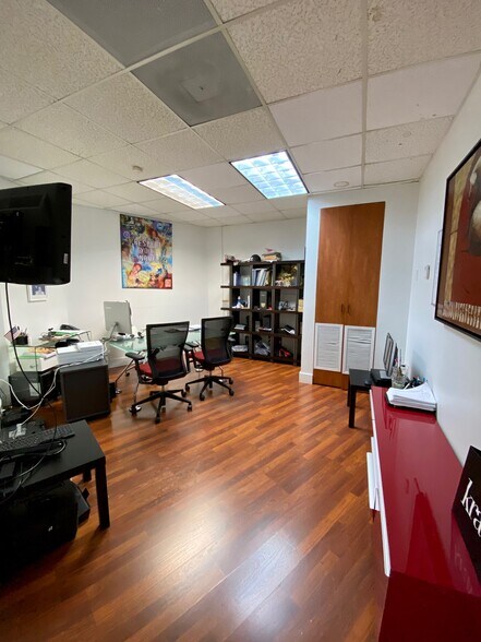 More Photos Of 20101-20161 NE 16th Pl, Miami Loft Creative Space For Sale