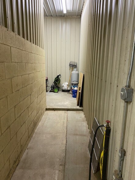 More Photos Of 36161 W Highway 51, Mannford Service For Sale