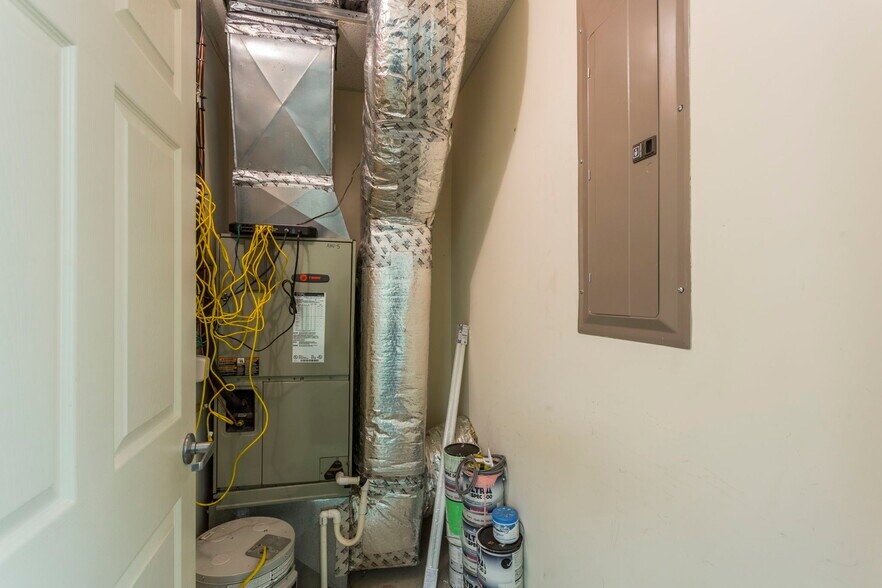 More Photos Of 9986 Spotswood Trl, Mc Gaheysville Office For Lease