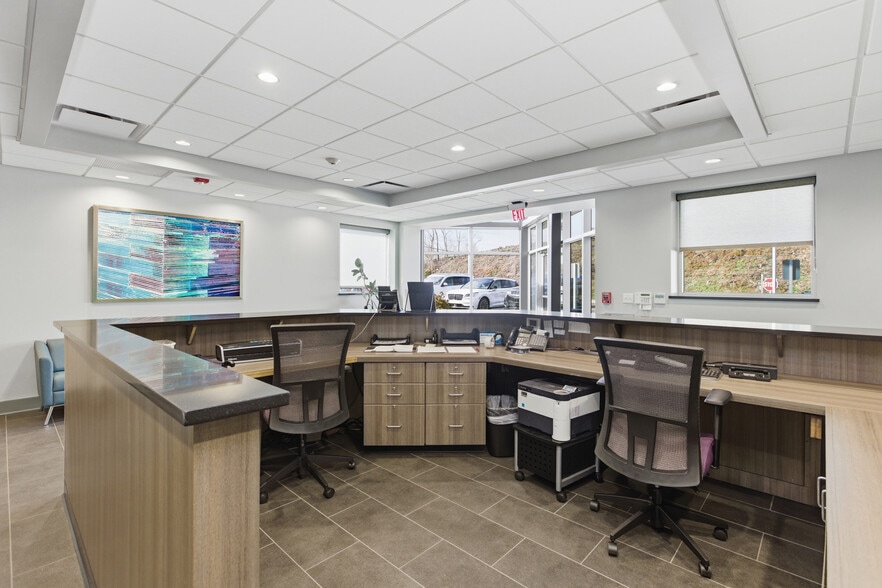 More Photos Of 3009 Washington Rd, McMurray Office For Sale