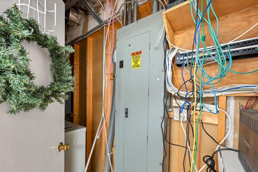 More Photos Of 48 Powers St, Milford Warehouse For Sale