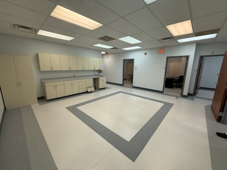 More Photos Of 4661 Sawmill Rd, Upper Arlington Medical For Lease
