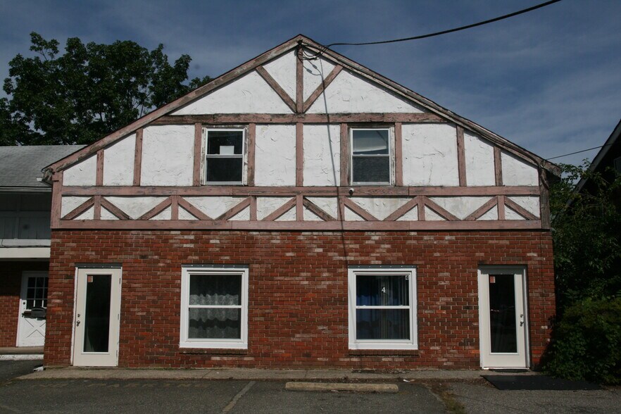 More Photos Of 39 Mine St, Flemington Freestanding For Lease