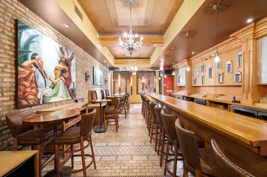 More Photos Of 3115 N Lincoln Ave, Chicago Restaurant For Sale