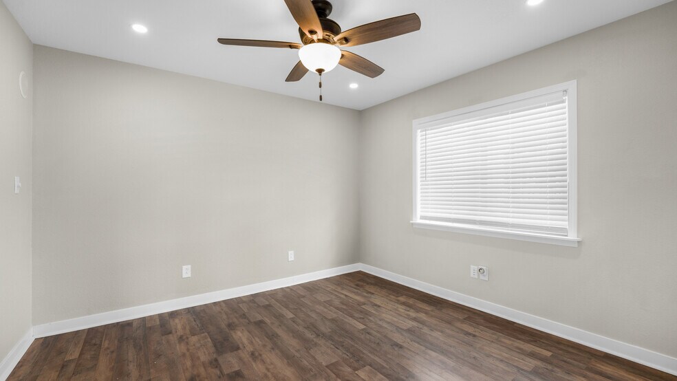 More Photos Of 900 Highway 42, Iberia Freestanding For Sale