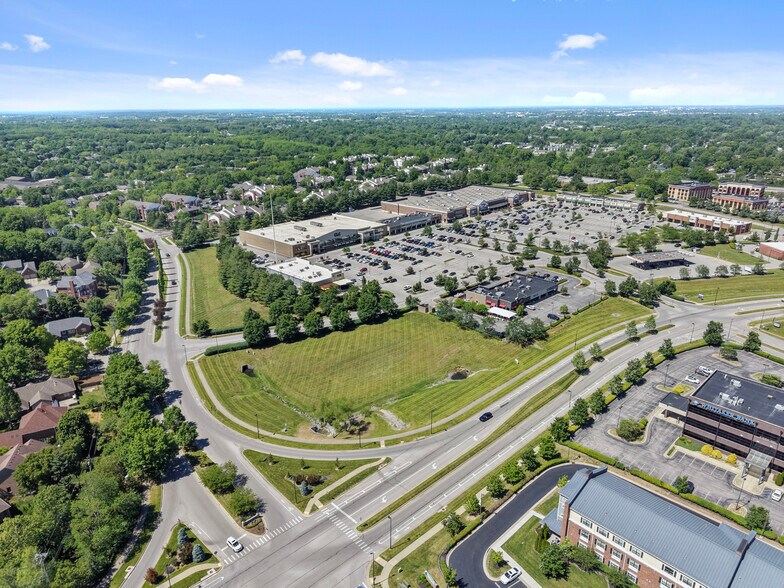 More Photos Of 3199 Beaumont Centre Cir, Lexington Land For Lease