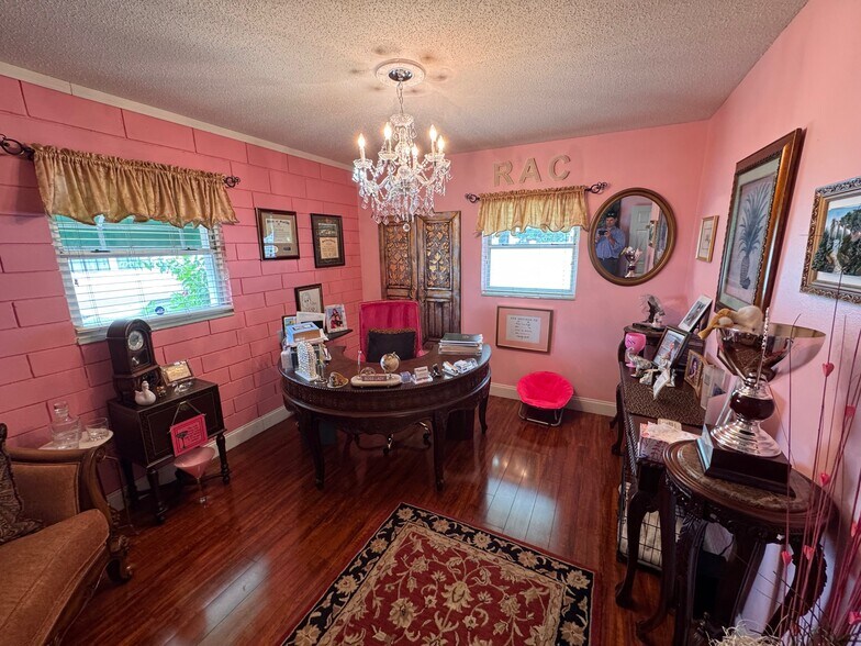 More Photos Of 6521 Main St, New Port Richey Office For Sale