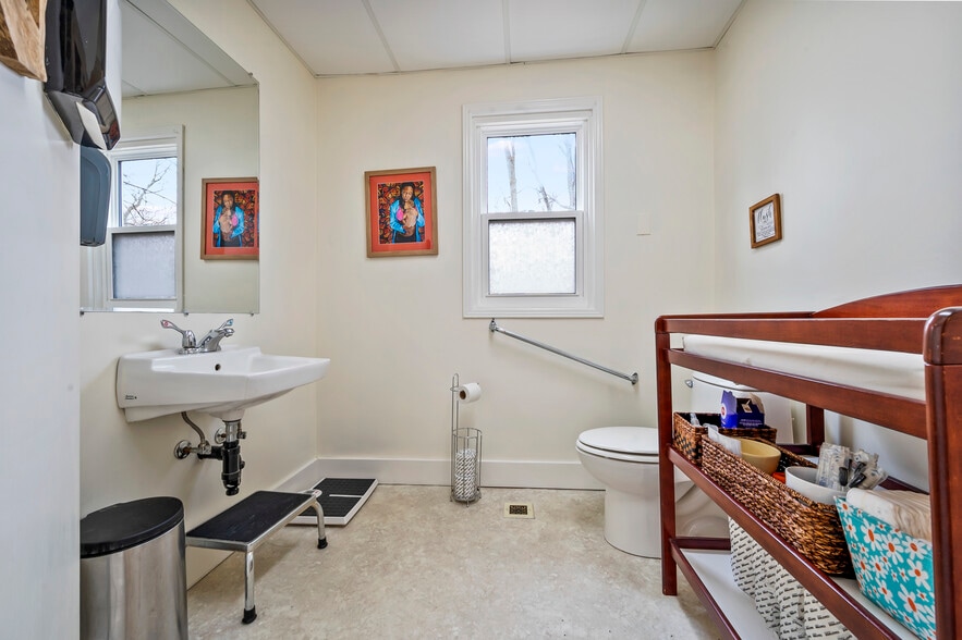 More Photos Of 16 Church St, Orangeville Flex For Sale