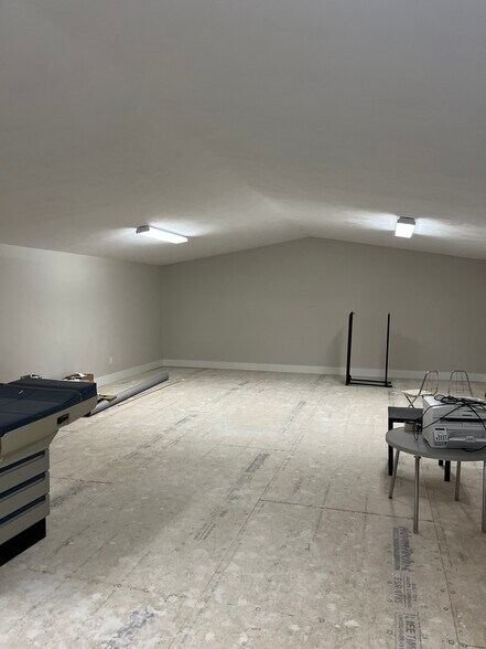 More Photos Of 212 NW 135th Way, Newberry Office For Lease