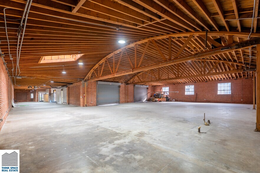 More Photos Of 4900 Washington Blvd, Los Angeles Warehouse For Lease
