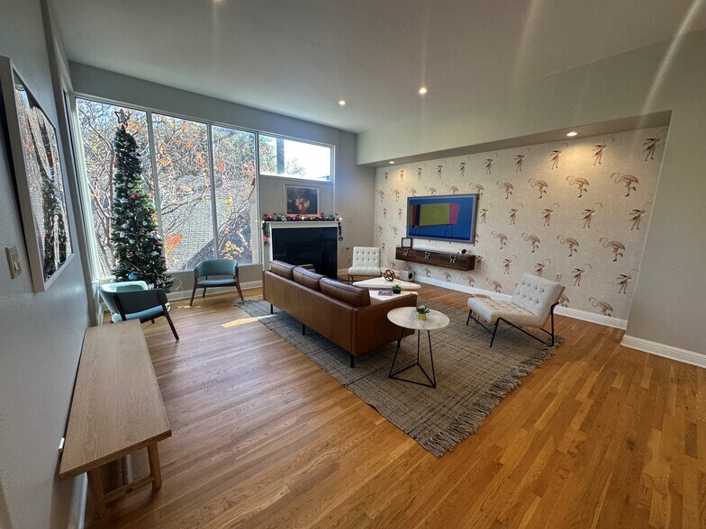 More Photos Of 4235 Cedar Springs Rd, Dallas Office For Sale