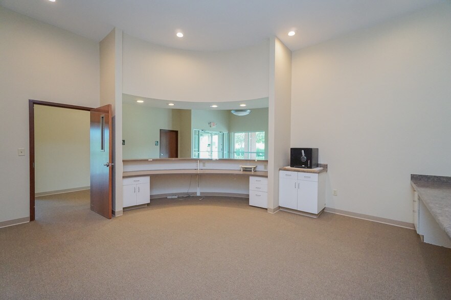 More Photos Of 100 Perpetual Sq, Anderson Medical For Lease