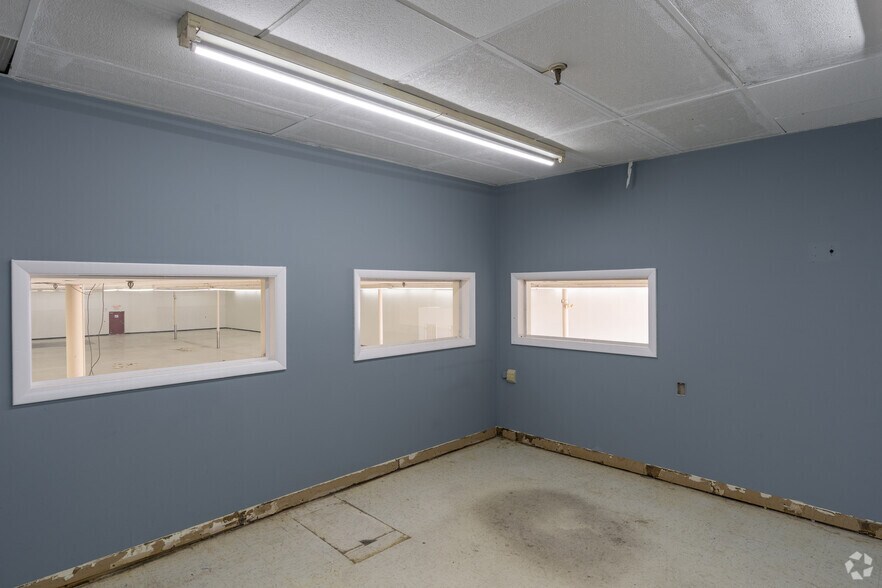 More Photos Of 233 S Broadway, Pennsville Unknown For Lease