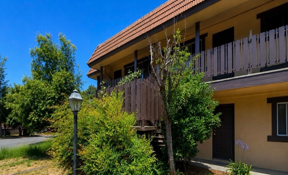 More Photos Of 6015 Montecito Blvd, Santa Rosa Apartments For Sale