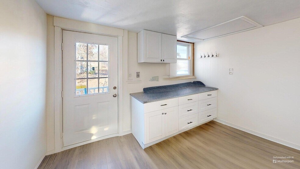 More Photos Of 130 High St, Upton Office For Sale