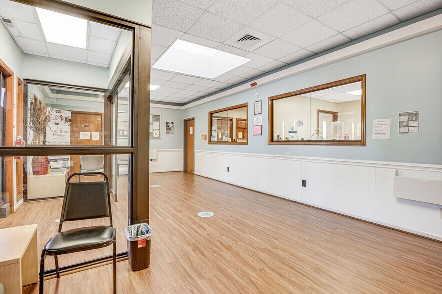 More Photos Of 231 Memorial Dr, Jacksonville Medical For Sale