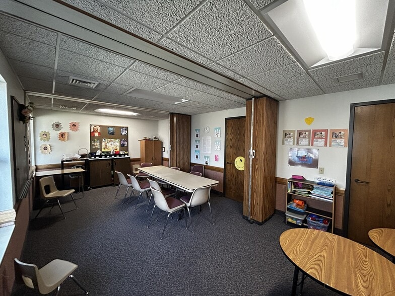 More Photos Of 18425 Ingomar st, Reseda Religious Facility For Sale