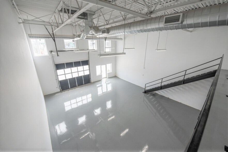 More Photos Of 6 Carlaw Ave, Toronto Showroom For Lease