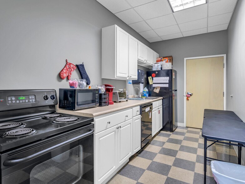 More Photos Of 4635 Gulfstarr Dr, Destin Medical For Sale
