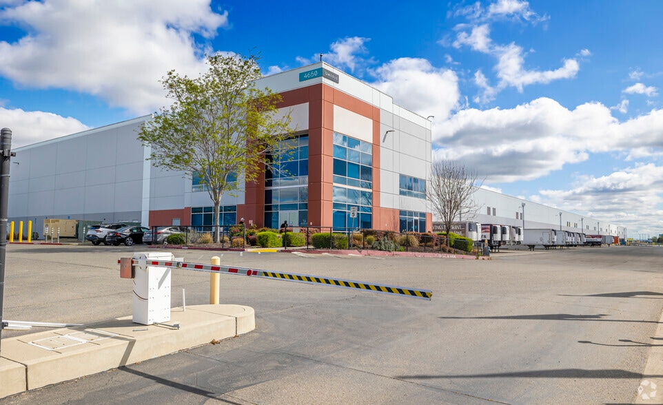 More Photos Of 4647 Logistics Dr, Stockton Distribution For Lease