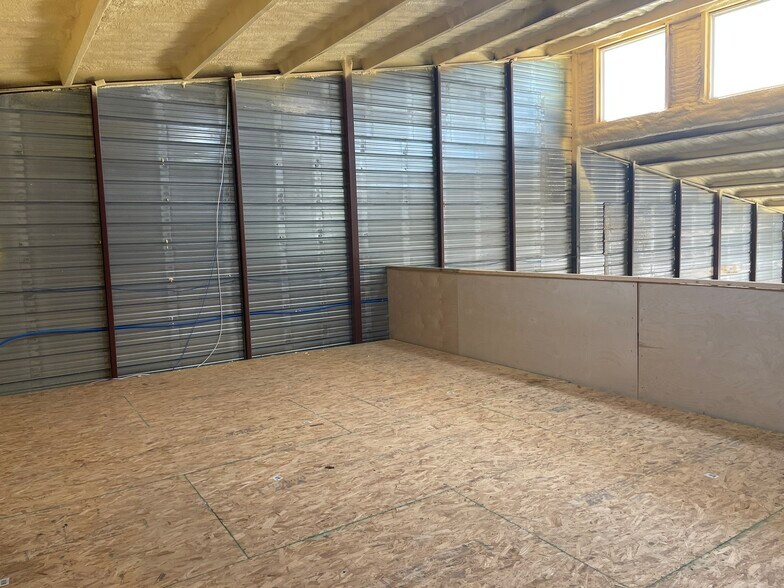 More Photos Of 5000 Gholson Rd, Waco Warehouse For Lease