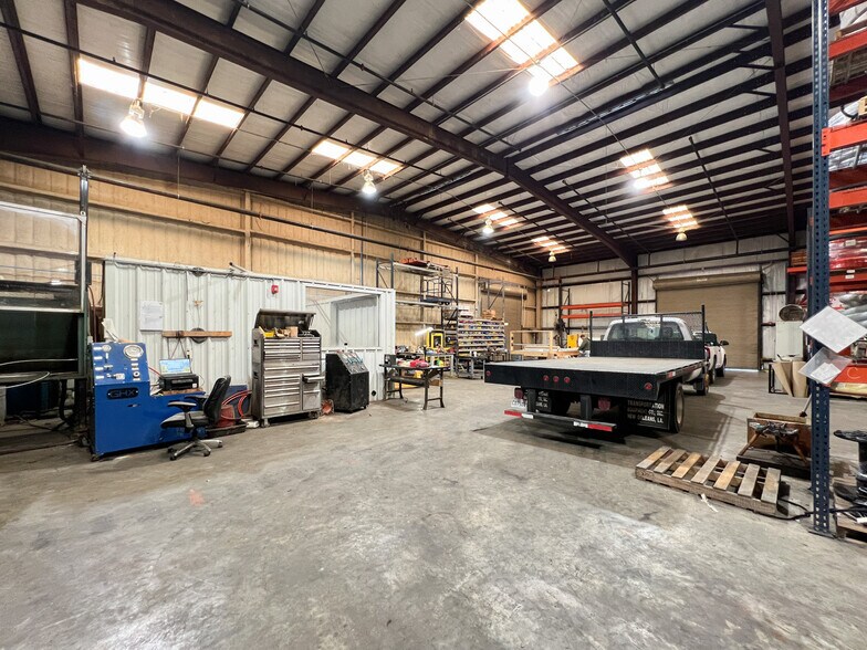 More Photos Of 520 Magnolia St, Houma Warehouse For Sale