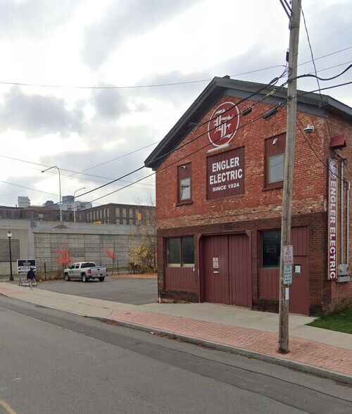 More Photos Of 609 Columbia St, Utica Freestanding For Lease