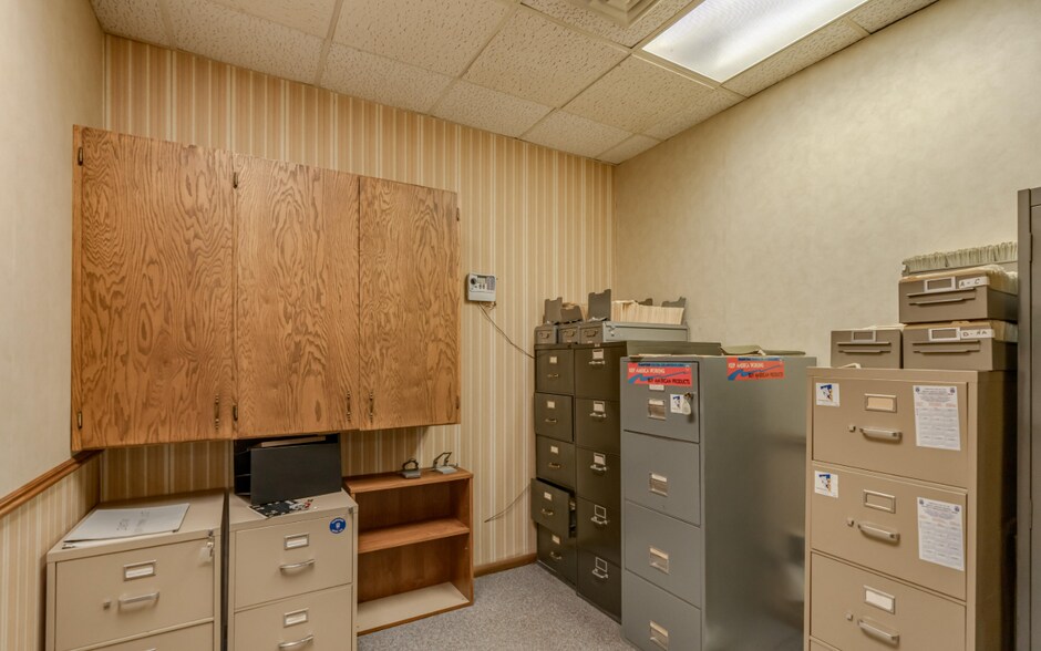More Photos Of 1100 Basin Ave, Bismarck Flex For Sale