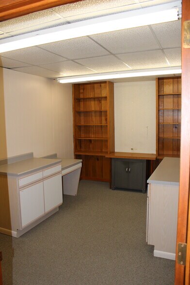 More Photos Of 210 1st St SW, Clarion Office For Sale