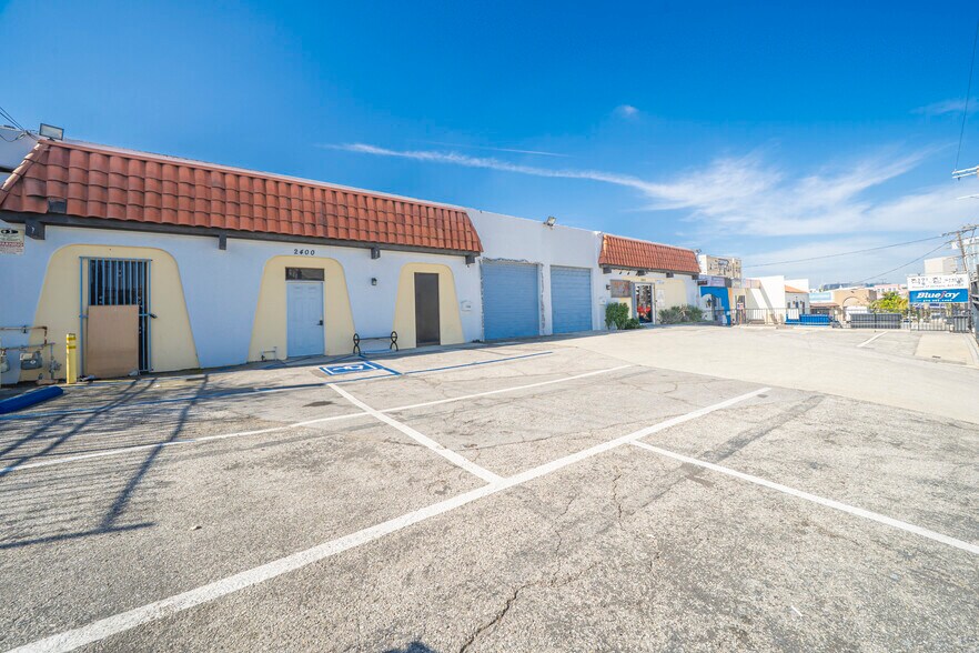 More Photos Of 2400 James M Wood Blvd, Los Angeles Warehouse For Sale