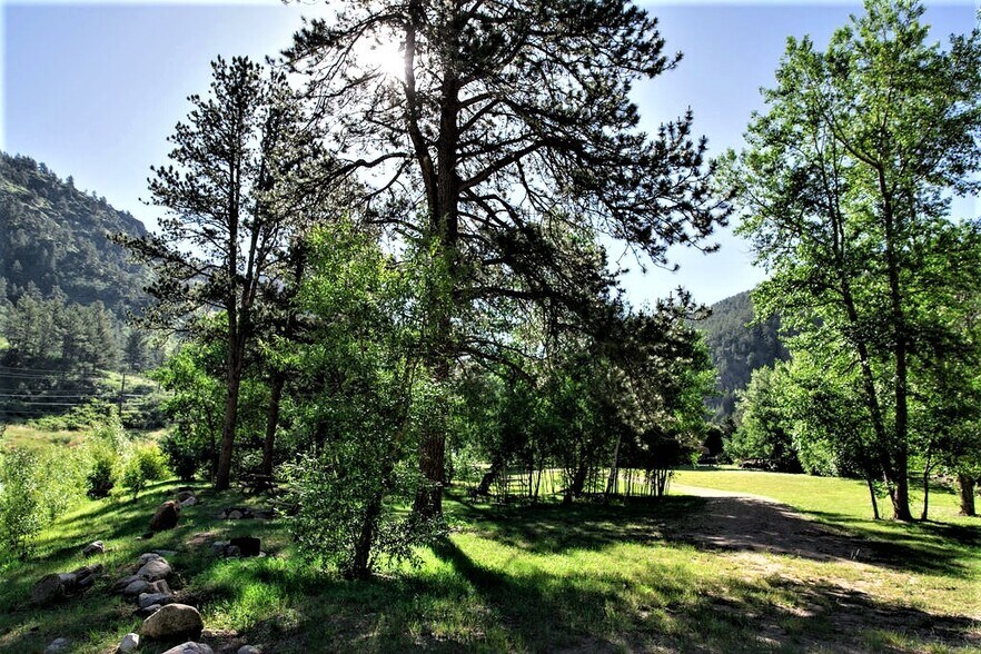 More Photos Of 1607-9 US Highway 34, Drake Trailer Camper Park For Sale