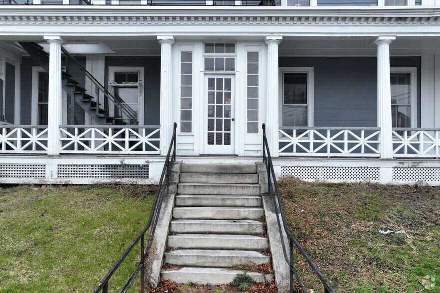 More Photos Of 86 Summer St, Haverhill Apartments For Lease