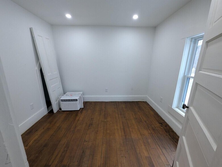 More Photos Of 623 Concord Ave, Saint Johnsbury Office For Lease