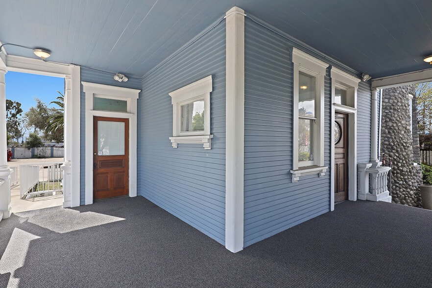 More Photos Of 961 W Holt Blvd, Ontario Medical For Sale