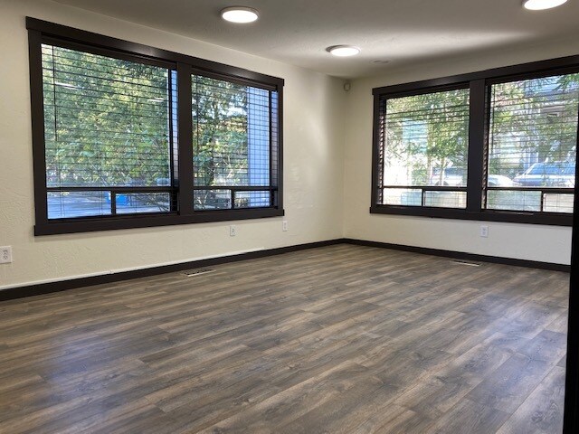 More Photos Of 30300 SW Parkway Ave, Wilsonville Medical For Lease