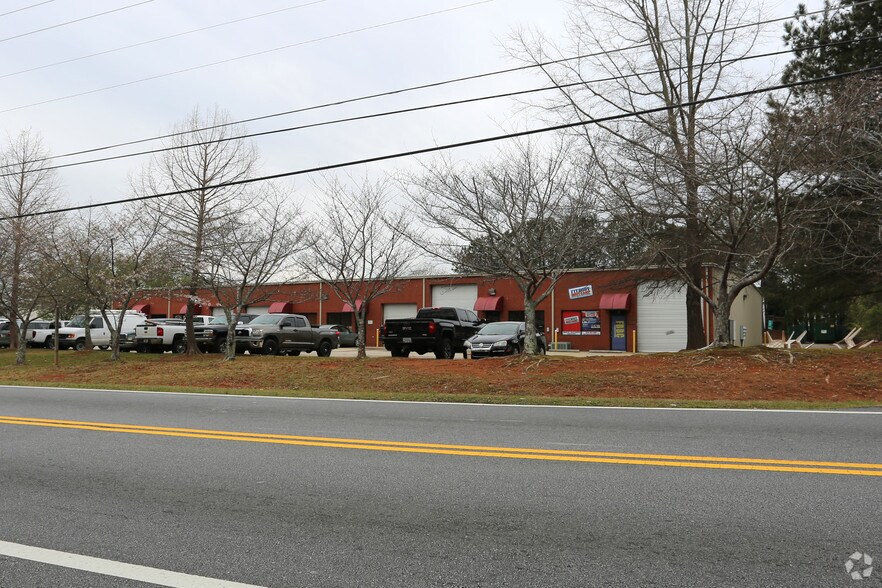 More Photos Of 4000 Fambrough Dr, Powder Springs Warehouse For Lease