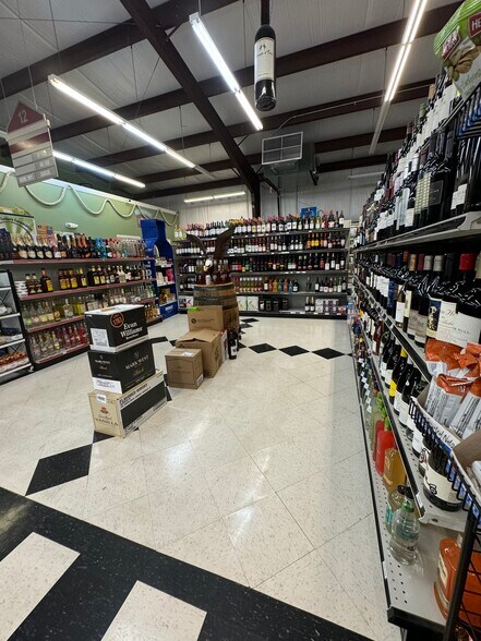 More Photos Of 9421 S Hwy 165, Woodworth Service Station For Sale