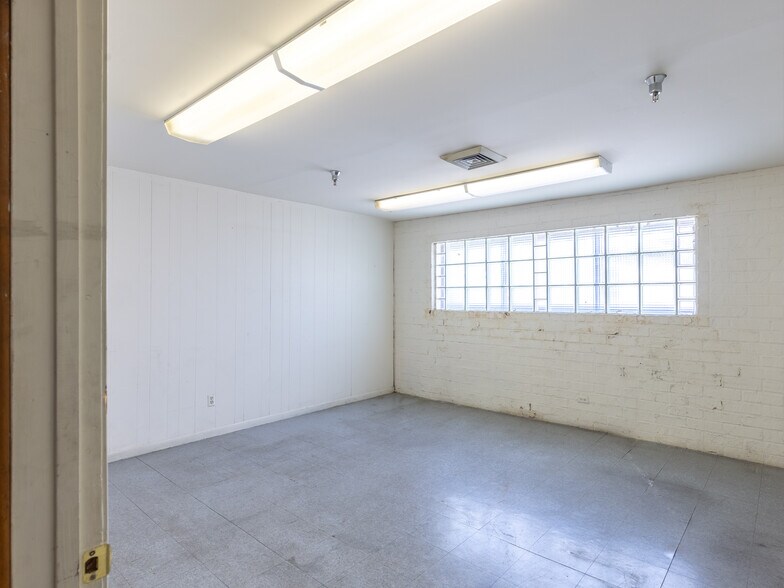 More Photos Of 1155 N McKinley Ave, Compton Warehouse For Sale