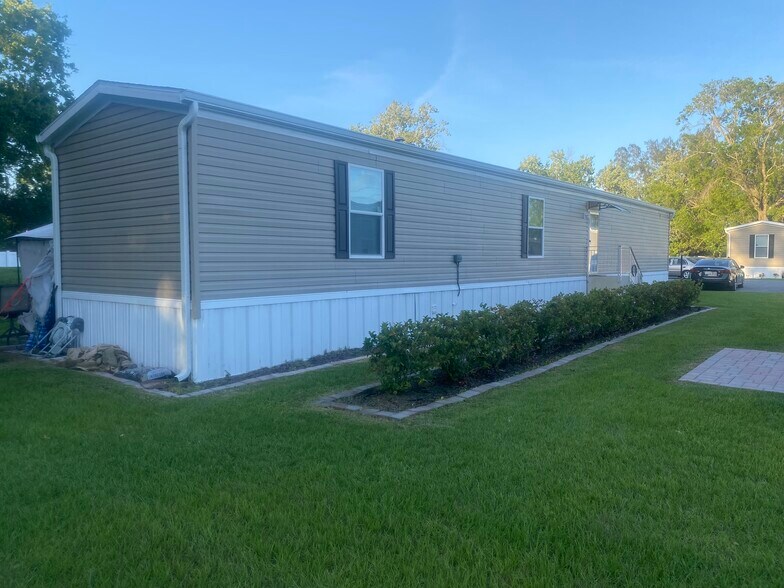 More Photos Of 8035 Gardner Rd, Tampa Manufactured Housing Mobile Home Park For Sale